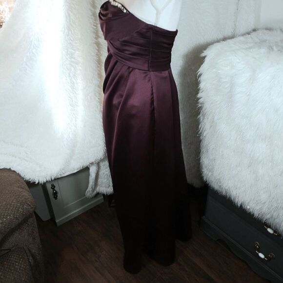 DAVID'S BRIDAL EGGPLANT STRAPLESS GOWN W/RHINESTONES SZ.4 EUC - Picture 5 of 8
